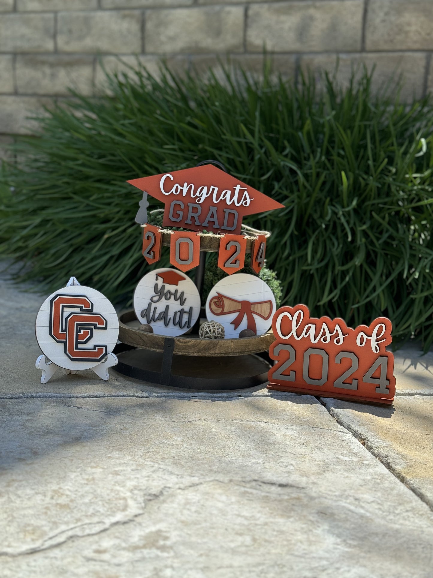 2025 Graduation Decor