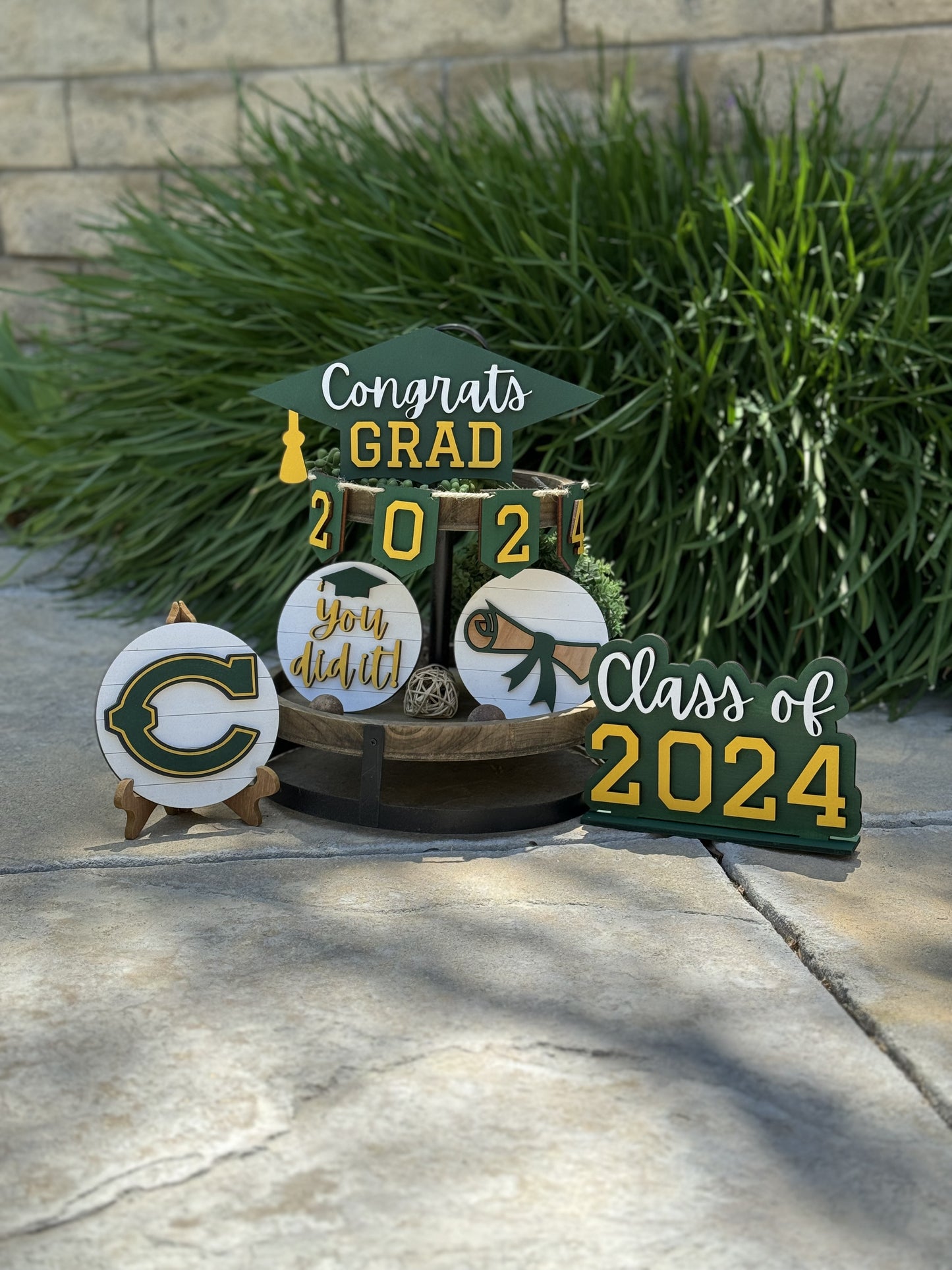 2025 Graduation Decor