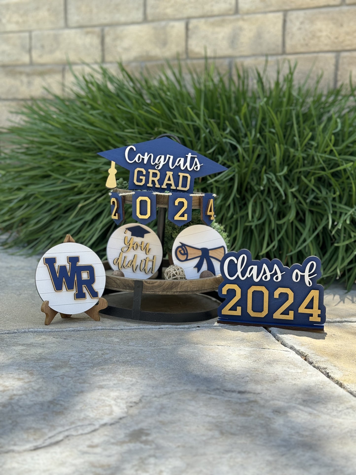 2025 Graduation Decor