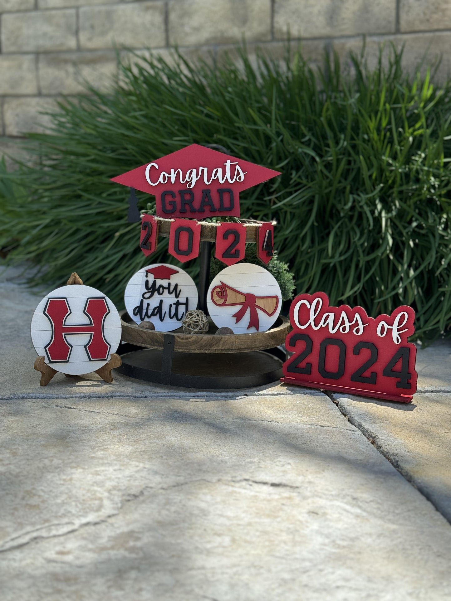 2024 Graduation Decor