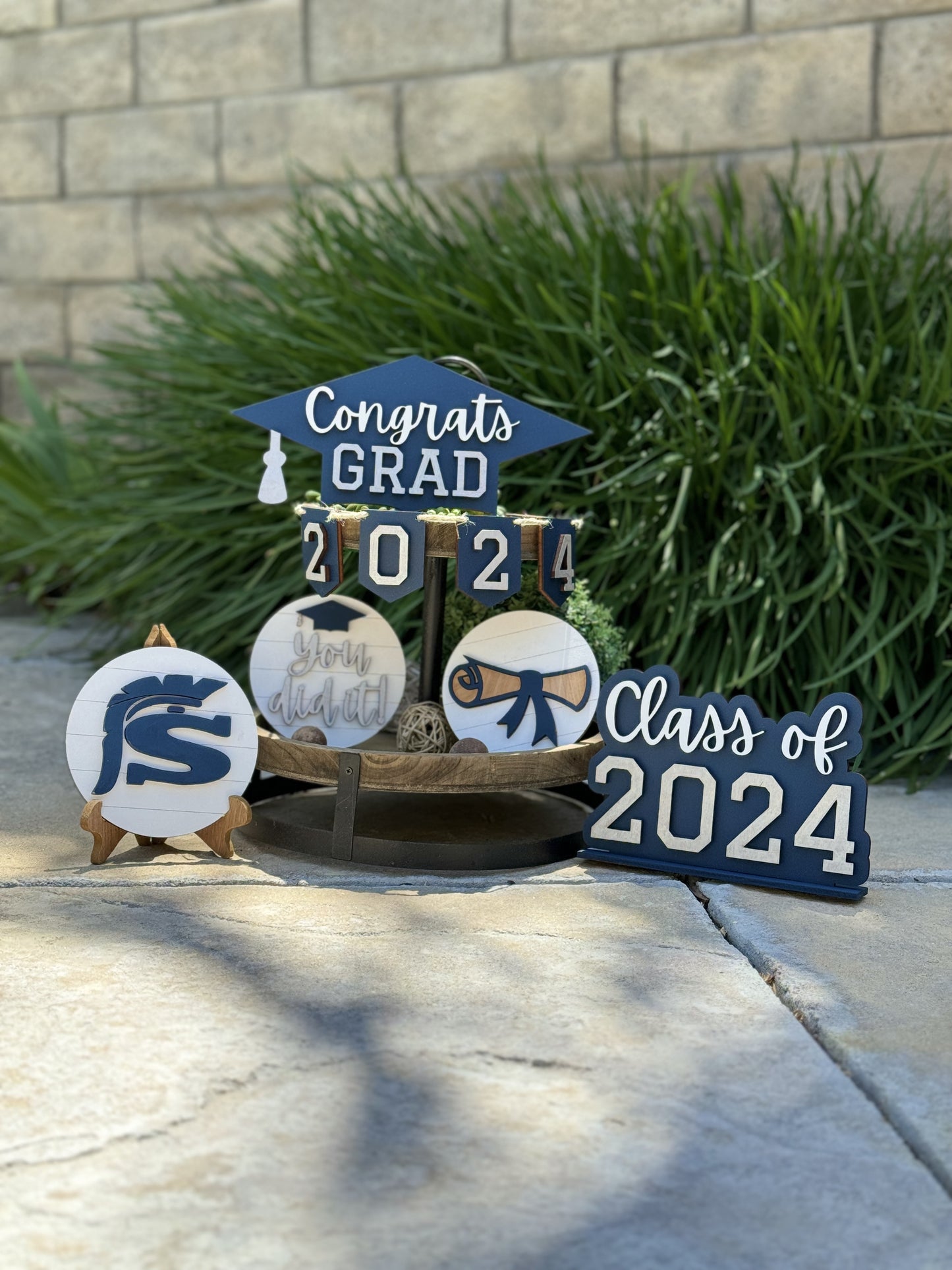 2024 Graduation Decor