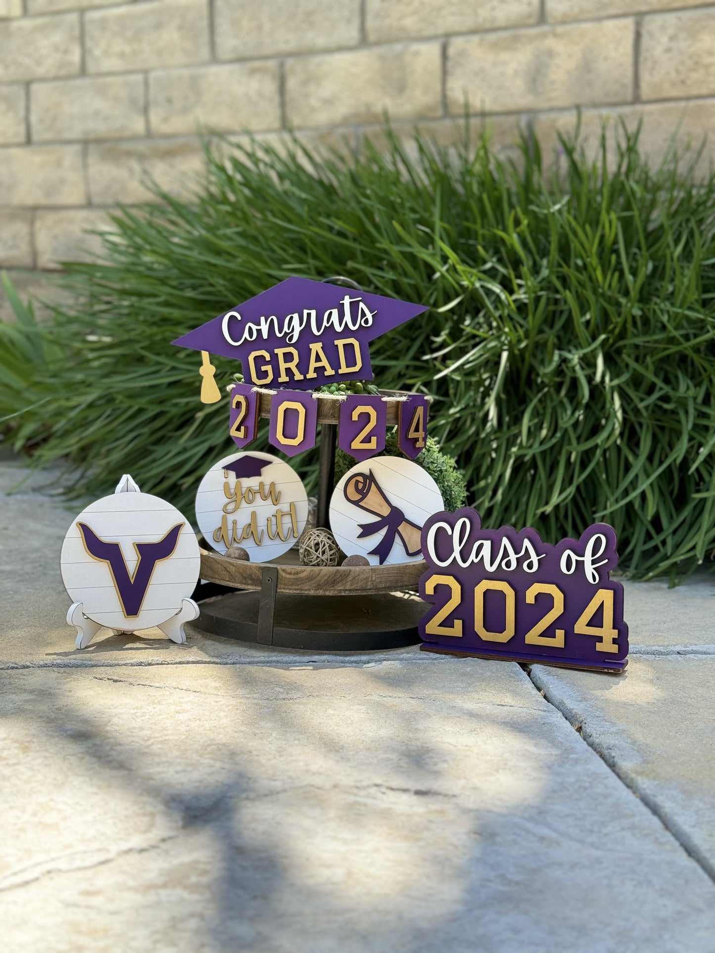 2024 Graduation Decor